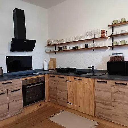 Rodinna V Rekreacnej Oblasti Drienica Nyaraló